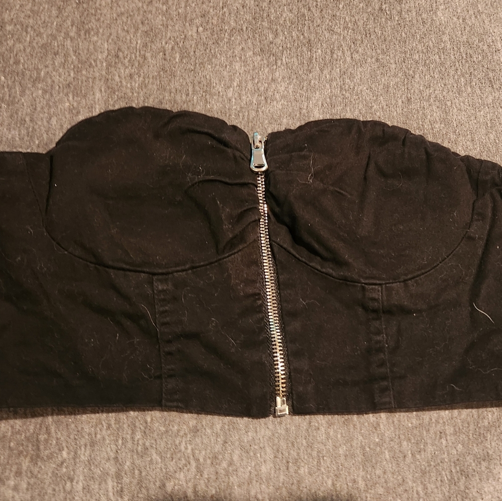 Cropped zipper top